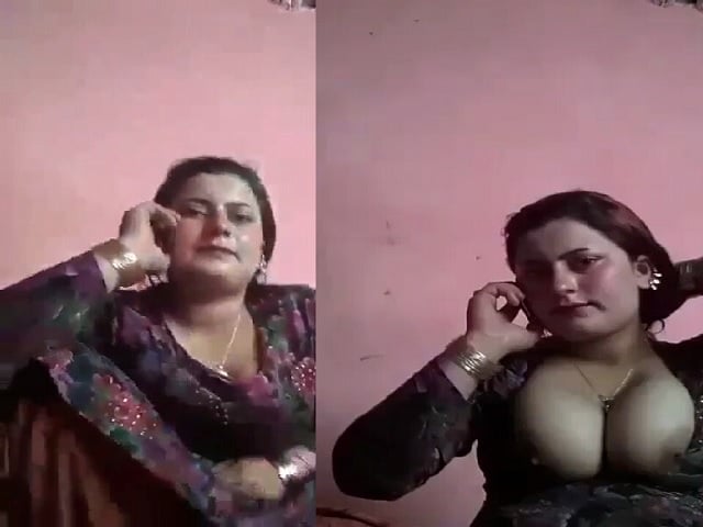 Pakistani Bhabhi Sex On Call Showing Big Boobs