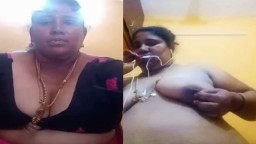 Desi Tamil Bhabhi Showing Huge boobs on video Call